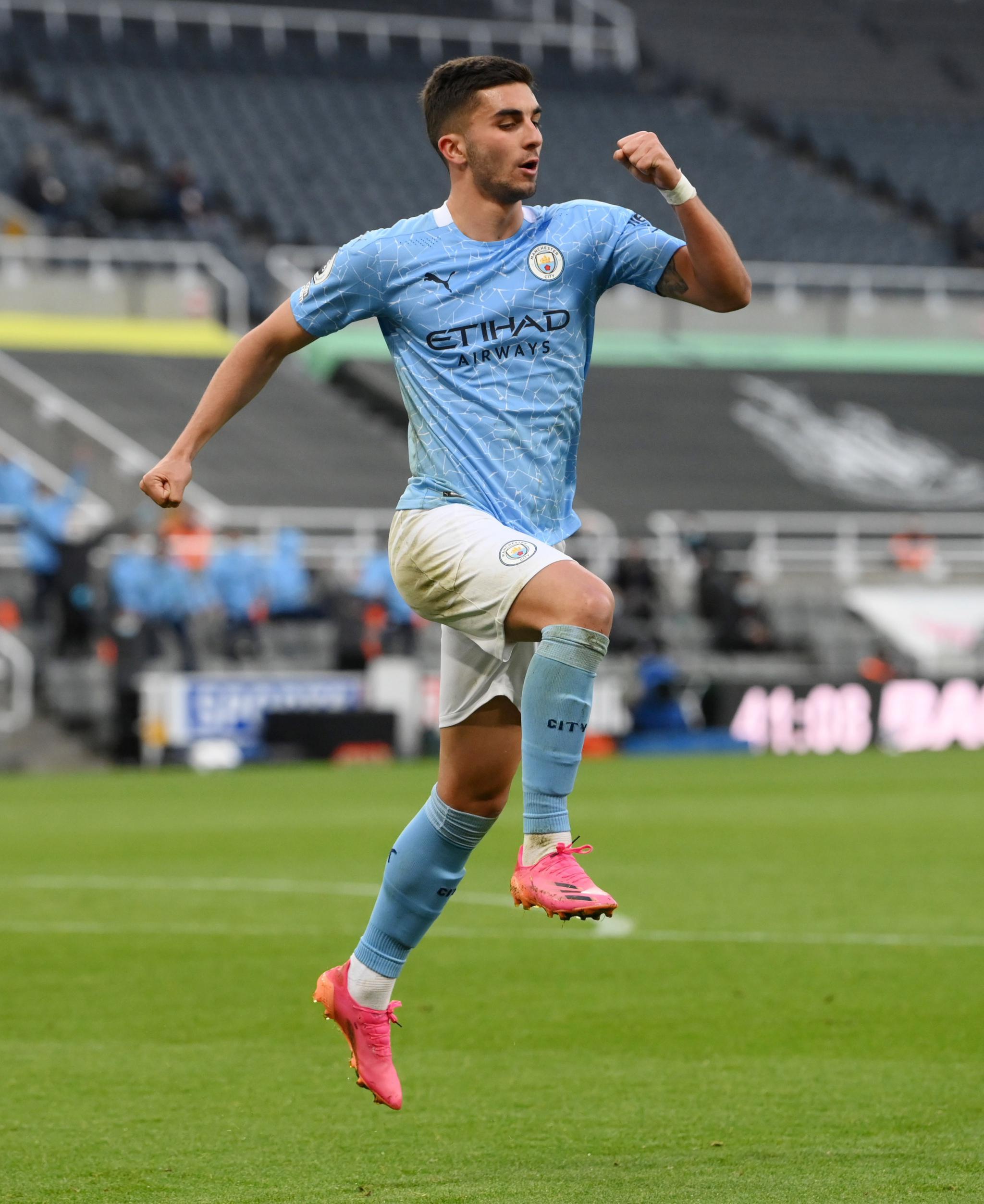 纽卡斯尔赛后状态回暖,志在英超名次提升,媒体盛赞,临场指挥获称赞的简单介绍 纽卡斯尔赛后状态回暖,志在英超名次提升,媒体盛赞,临场指挥获称赞的简单介绍