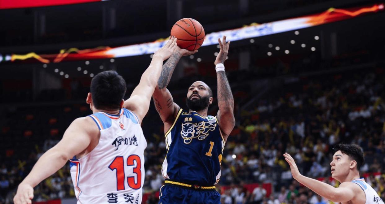 lol 职业选手-关于CBA季后赛倒计时；印第安纳步行者加时末段外线爆发；细节引发关注；气氛紧张；控场能力受关注的信息