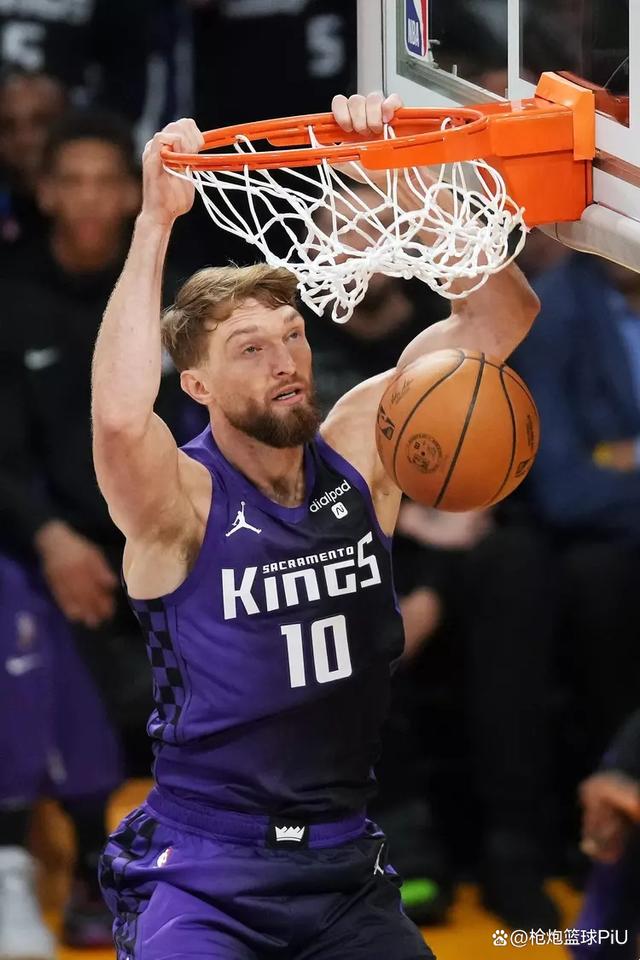 关于荷甲倒计时，萨克拉门托国王关键时刻扳平良机，细节引发关注，气氛紧张，年轻球员得到机会的信息