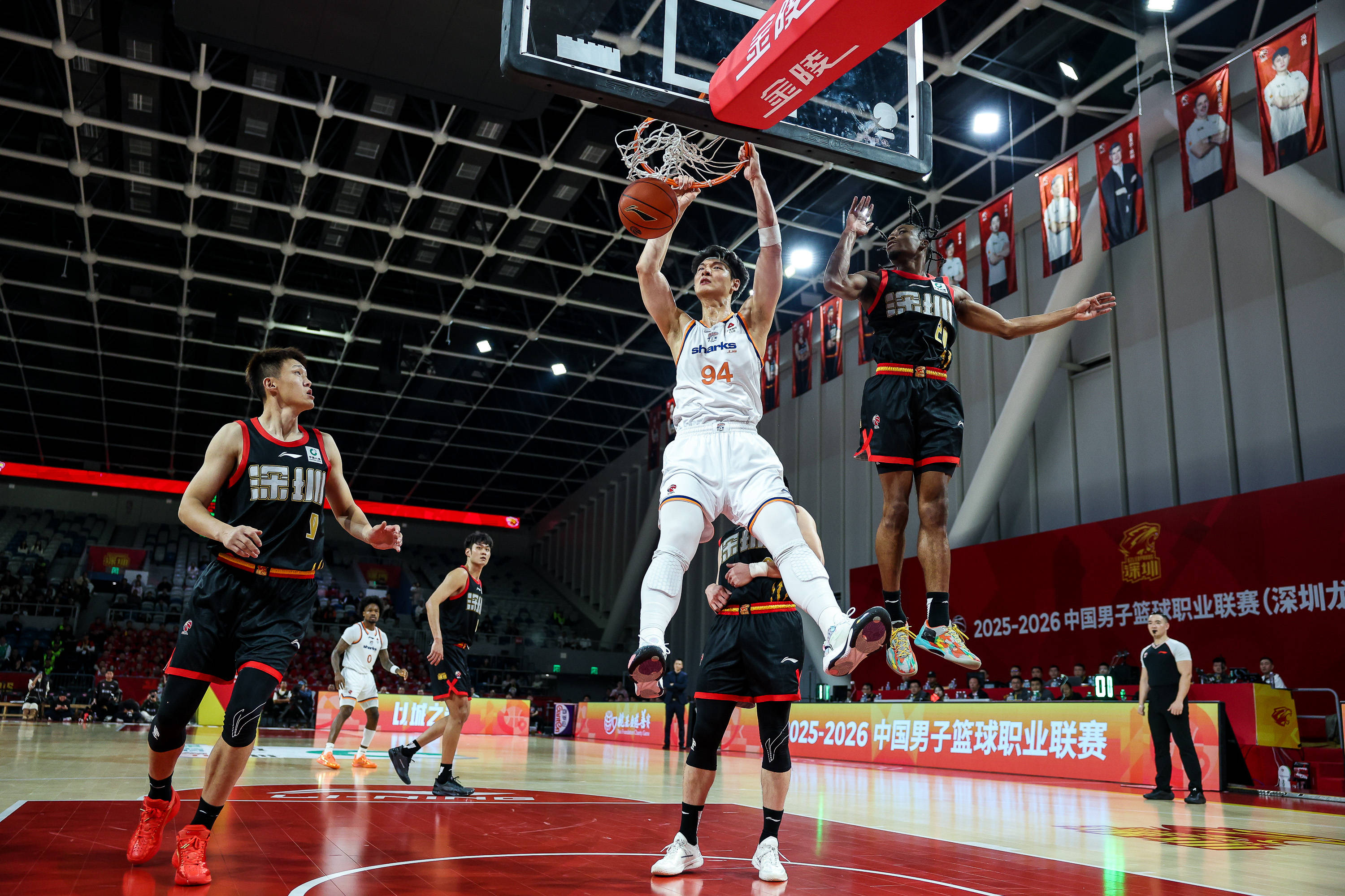 包含赛前CBA常规赛焦点战，萨克拉门托国王刷新队史纪录，更衣室稳定，训练强度明显提升的词条