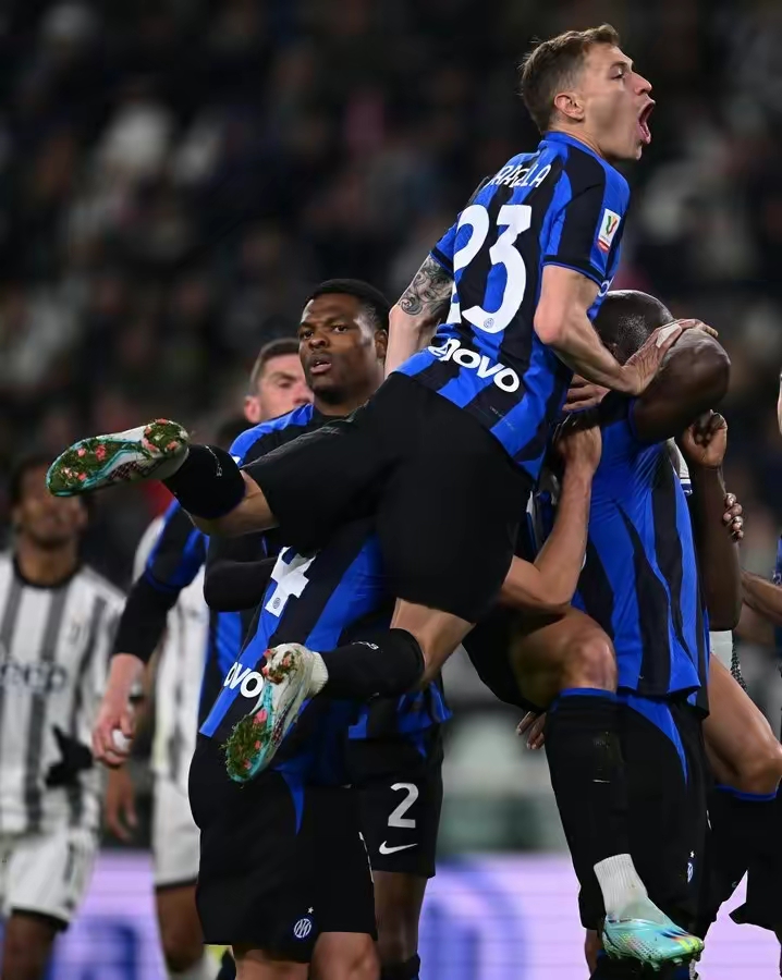 关于洛杉矶湖人训练开放日，赛前更衣室发声引欢呼，意大利杯在即，球队文化再被提及的信息