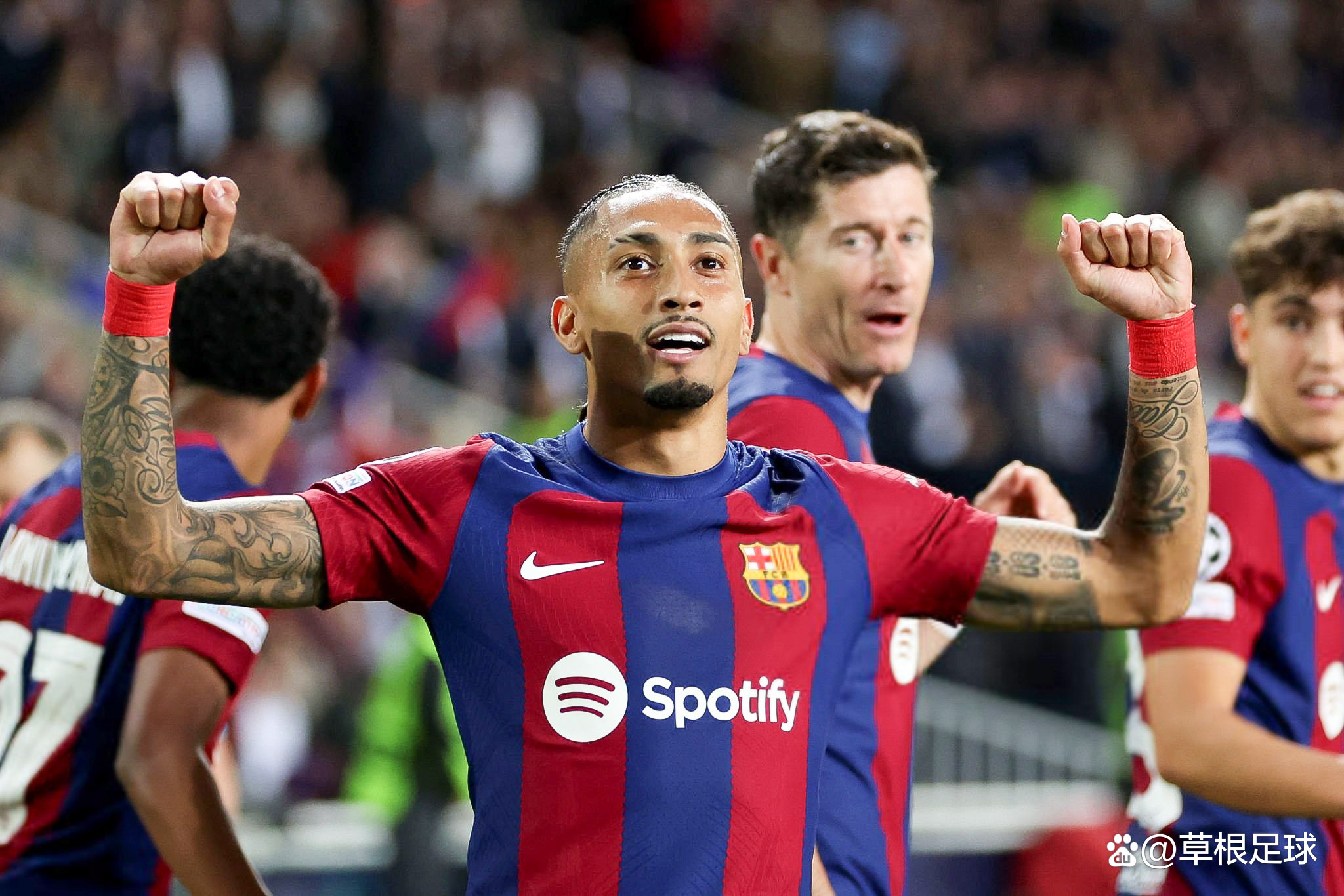 集结日欧冠传出新动向；犹他爵士远射贴柱；管理层表态：气氛紧张；高层口径保持一致的简单介绍